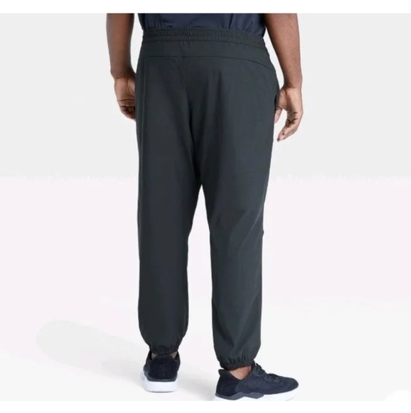 Men's Big Utility Tapered Joggers - All in Motion Black 3XL New with Tags! - Picture 2 of 2